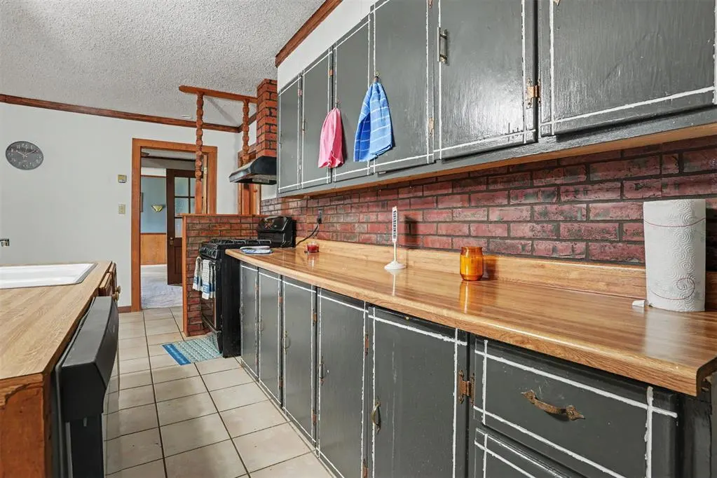Photo 14 — 110 W Davis Street, Tipton, OK 73570