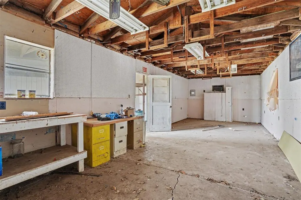 Photo 31 — 110 W Davis Street, Tipton, OK 73570