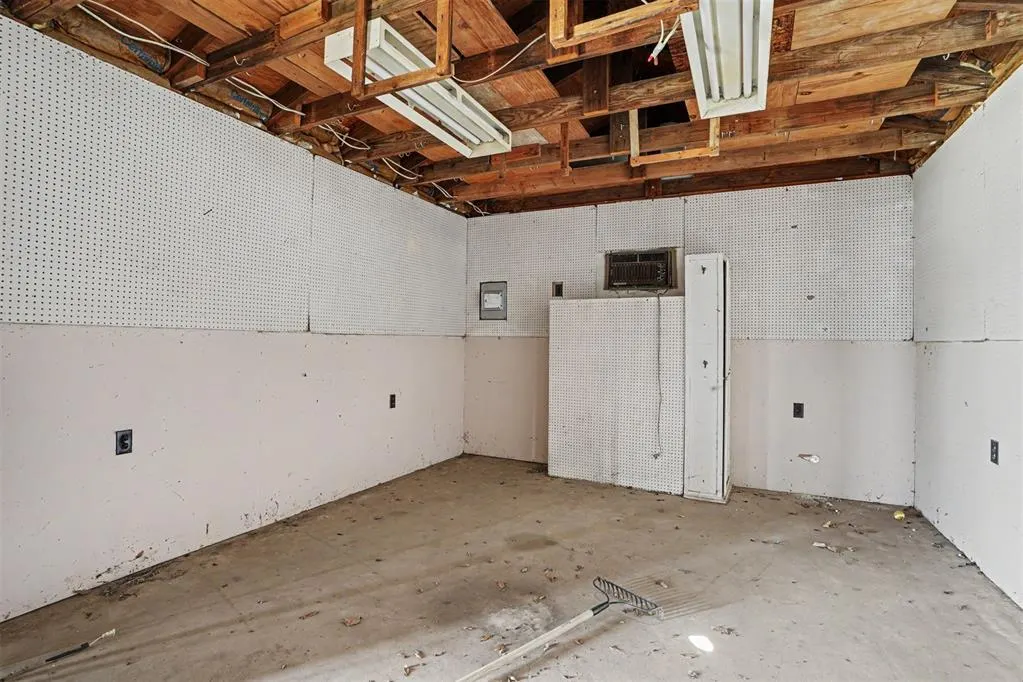 Photo 32 — 110 W Davis Street, Tipton, OK 73570