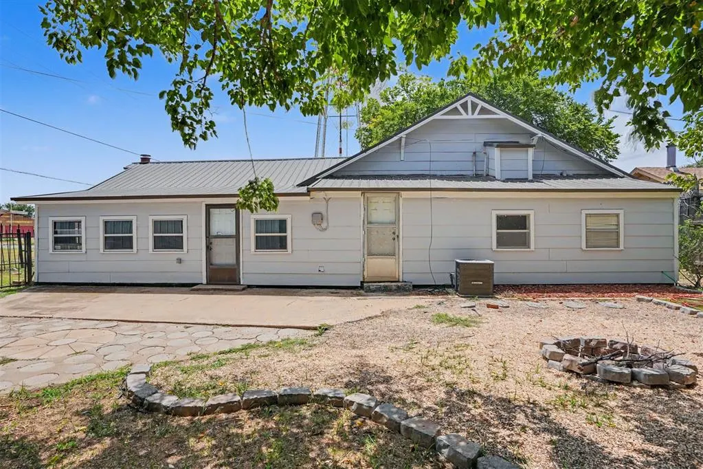 Photo 33 — 110 W Davis Street, Tipton, OK 73570