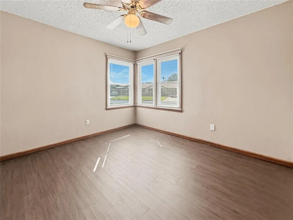 Photo 12 — 1411 S Reno Avenue, El Reno, OK 73036