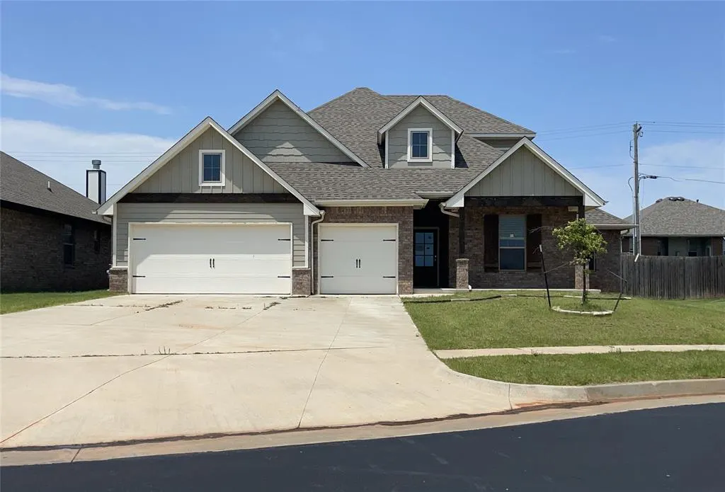 Front exterior — 1637 NE 35th Street, Oklahoma City, OK 73160