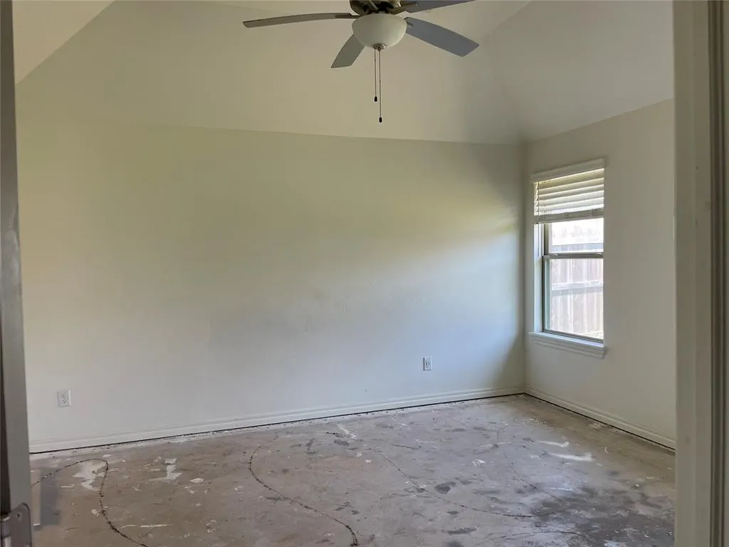 Photo 2 — 1637 NE 35th Street, Oklahoma City, OK 73160