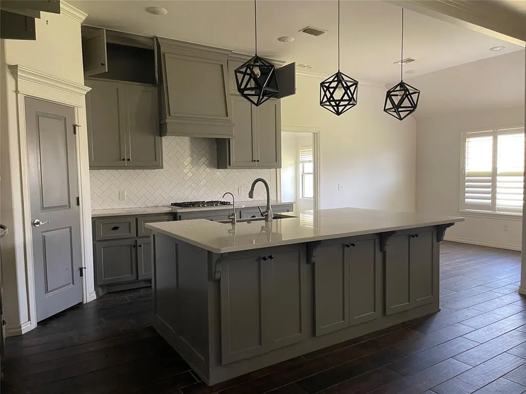 Photo 10 — 1637 NE 35th Street, Oklahoma City, OK 73160