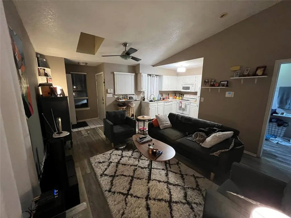 Photo 2 — 125 W Acres Street N, Norman, OK 73069