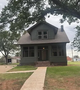 Sold home at 300 S Cordell Street
