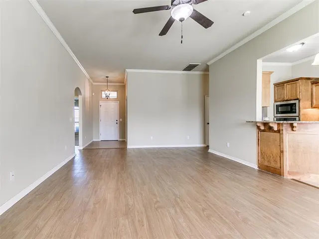 Photo 5 — 908 Laurel Creek Drive, Yukon, OK 73099