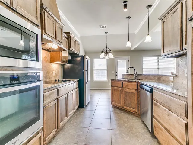 Photo 8 — 908 Laurel Creek Drive, Yukon, OK 73099