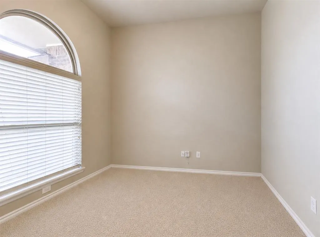 Photo 9 — 908 Laurel Creek Drive, Yukon, OK 73099