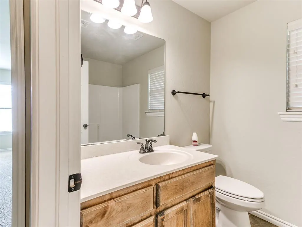 Photo 14 — 908 Laurel Creek Drive, Yukon, OK 73099