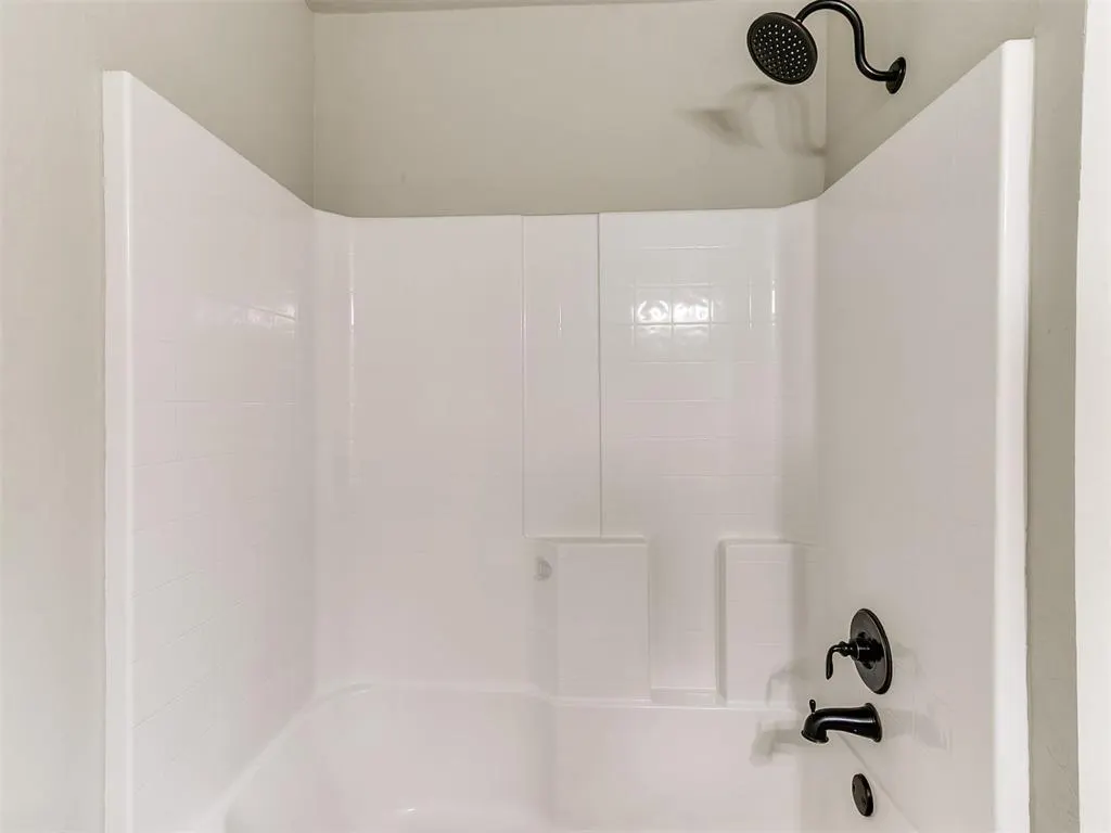 Photo 15 — 908 Laurel Creek Drive, Yukon, OK 73099