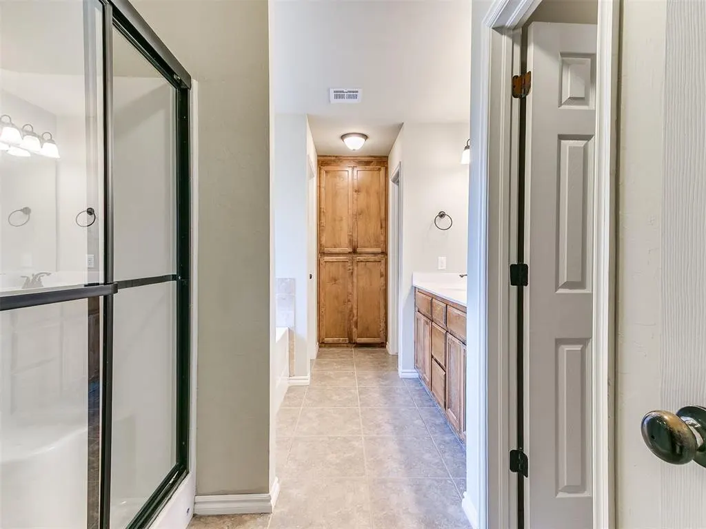 Photo 21 — 908 Laurel Creek Drive, Yukon, OK 73099
