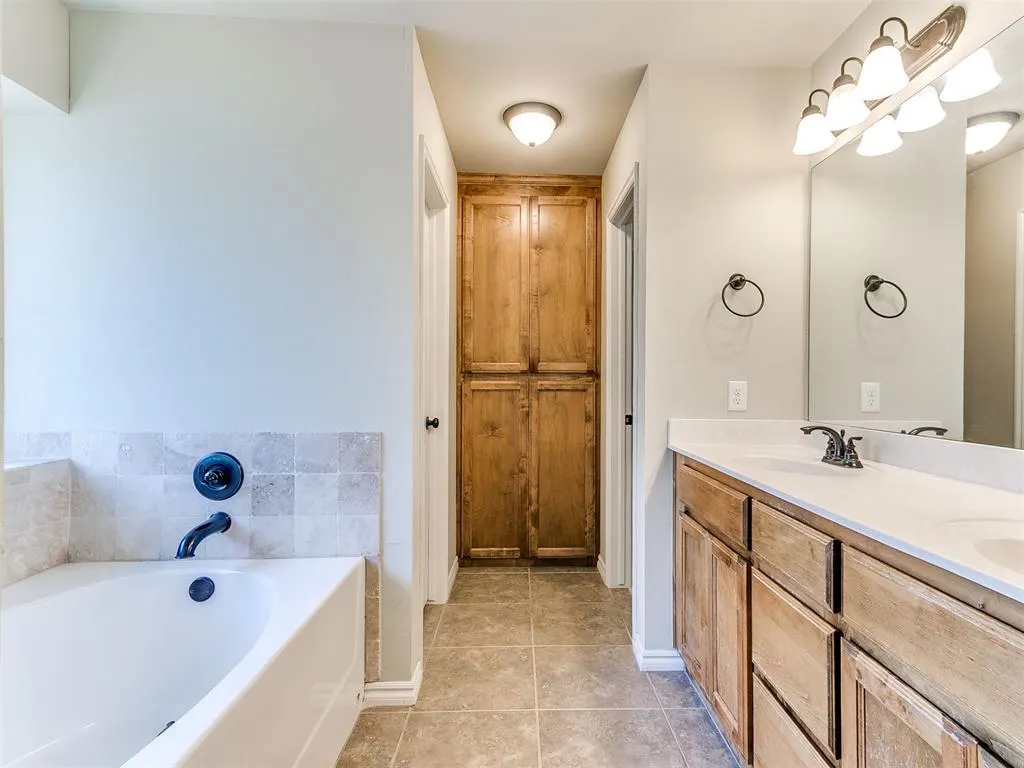 Photo 22 — 908 Laurel Creek Drive, Yukon, OK 73099