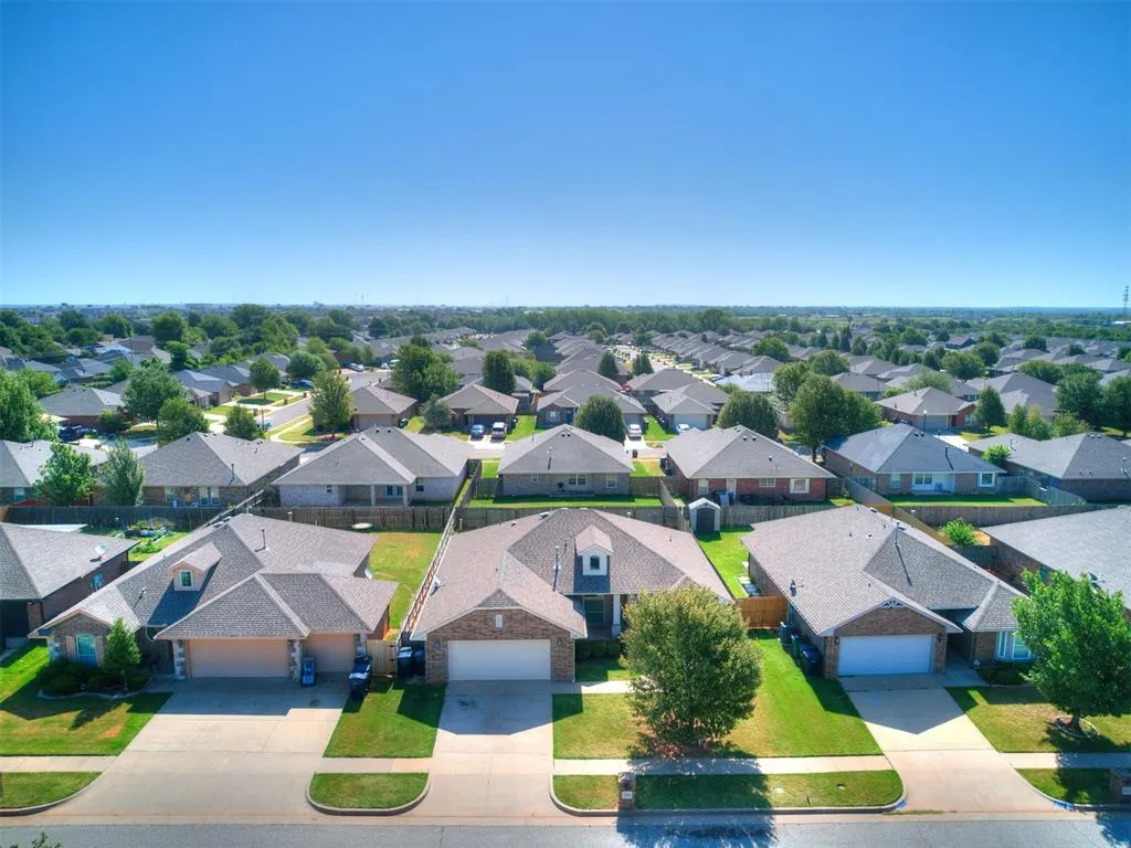 Photo 32 — 908 Laurel Creek Drive, Yukon, OK 73099