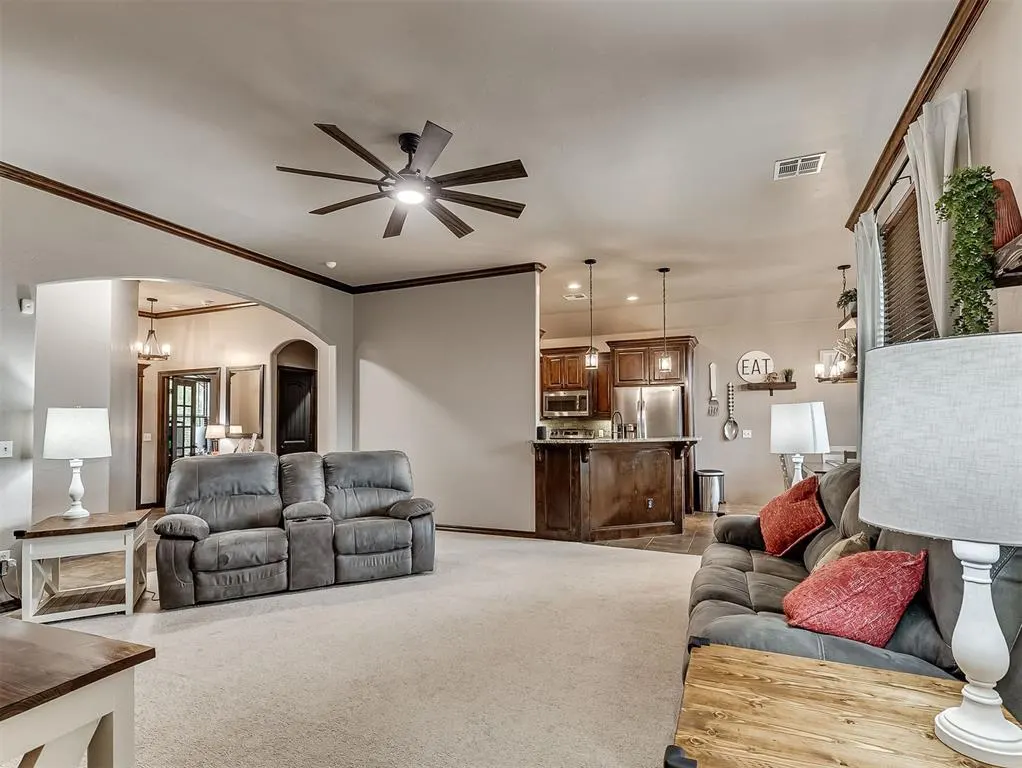 Photo 7 — 11928 SW 17th Street, Yukon, OK 73099
