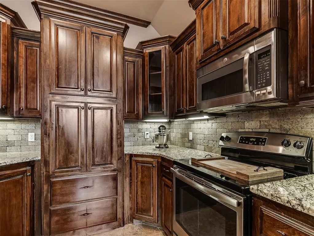 Photo 12 — 11928 SW 17th Street, Yukon, OK 73099