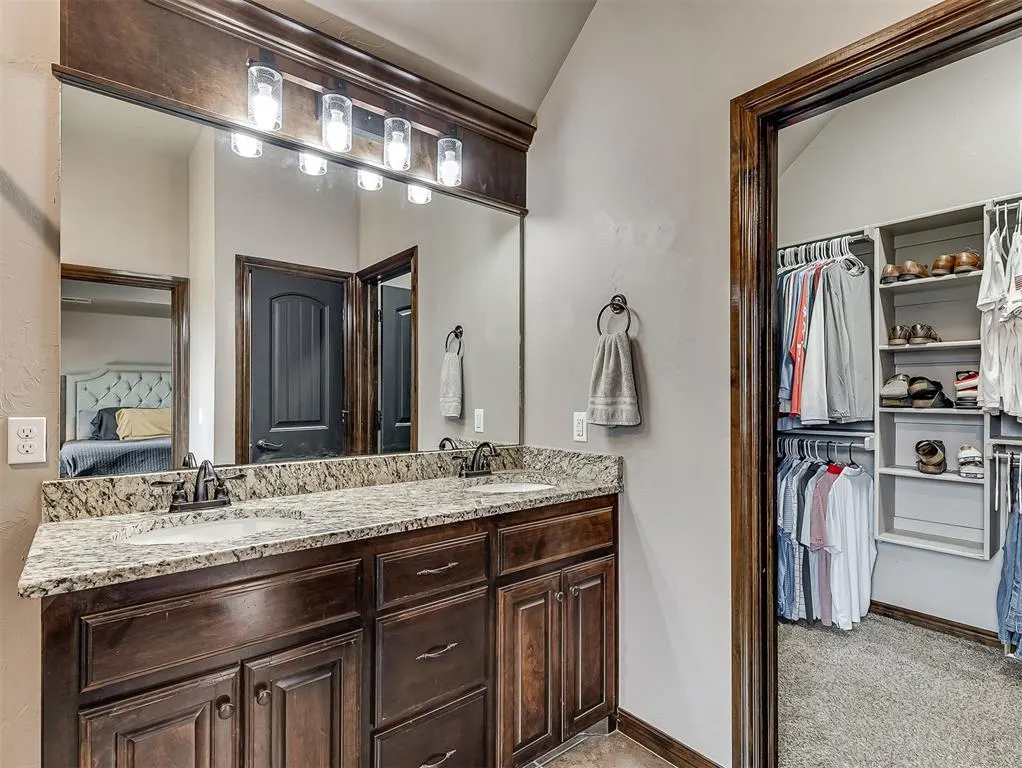 Photo 21 — 11928 SW 17th Street, Yukon, OK 73099