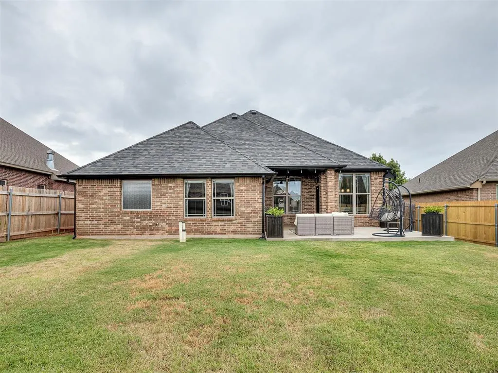 Photo 35 — 11928 SW 17th Street, Yukon, OK 73099