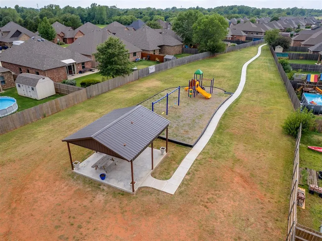 Photo 42 — 11928 SW 17th Street, Yukon, OK 73099