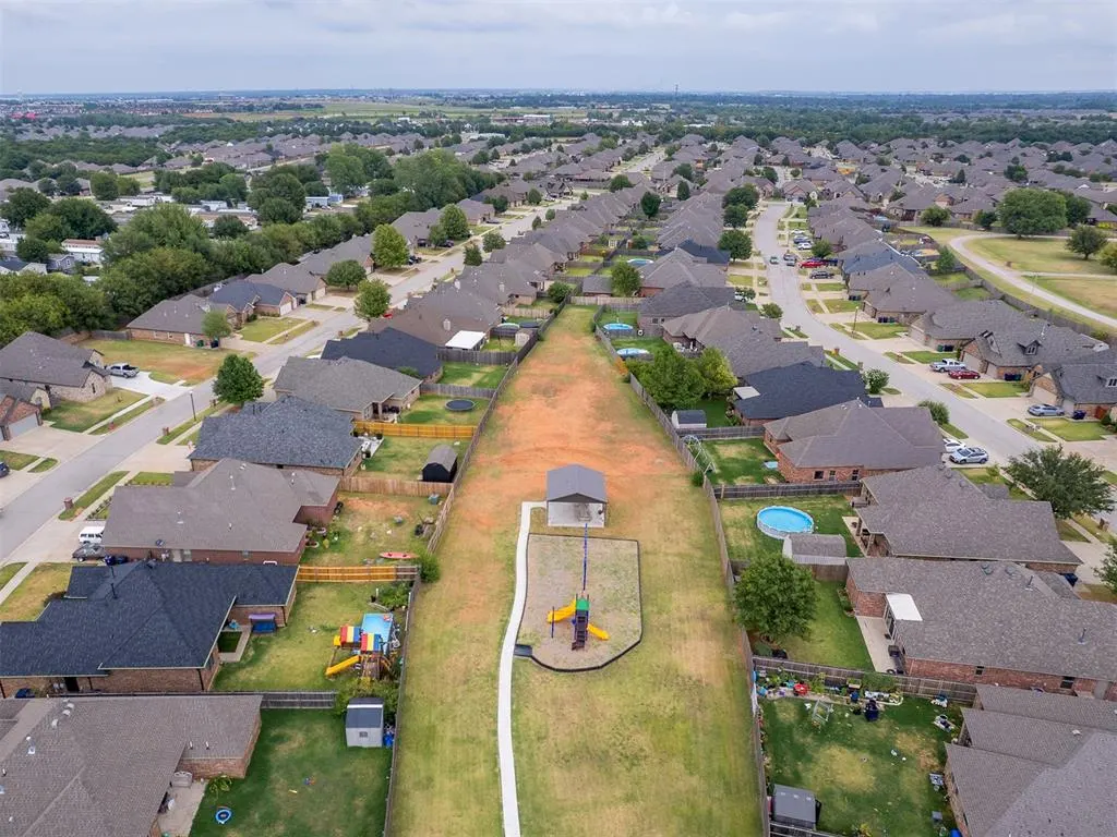 Photo 45 — 11928 SW 17th Street, Yukon, OK 73099