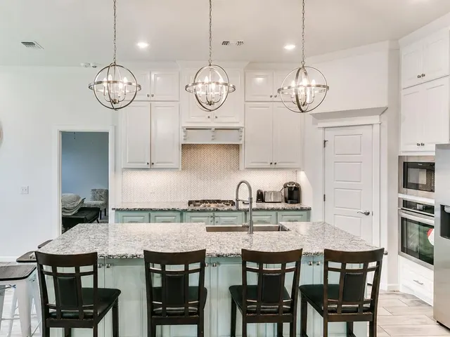Photo 8 — 9225 NW 88th Street, Yukon, OK 73099