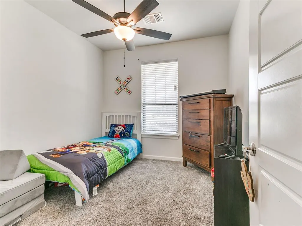 Photo 18 — 9225 NW 88th Street, Yukon, OK 73099