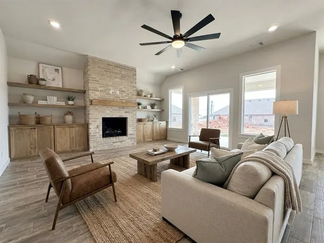Photo 3 — 25102 Ethan Street, Cashion, OK 73016