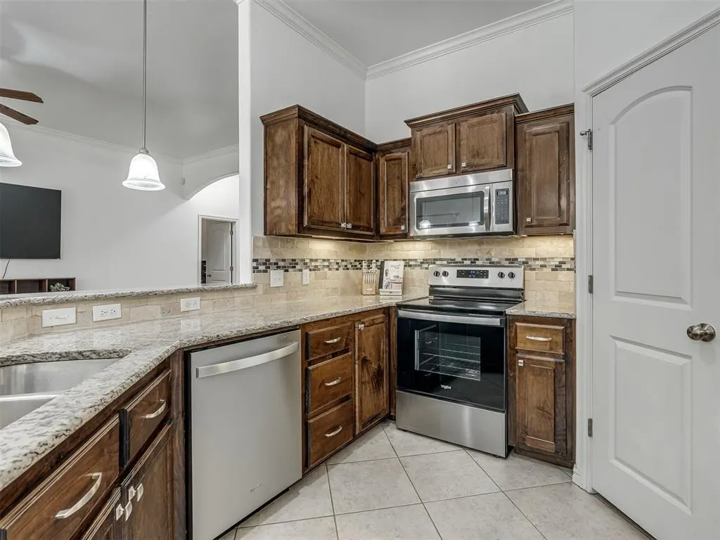 Photo 11 — 16201 Capulet Drive, Edmond, OK 73013