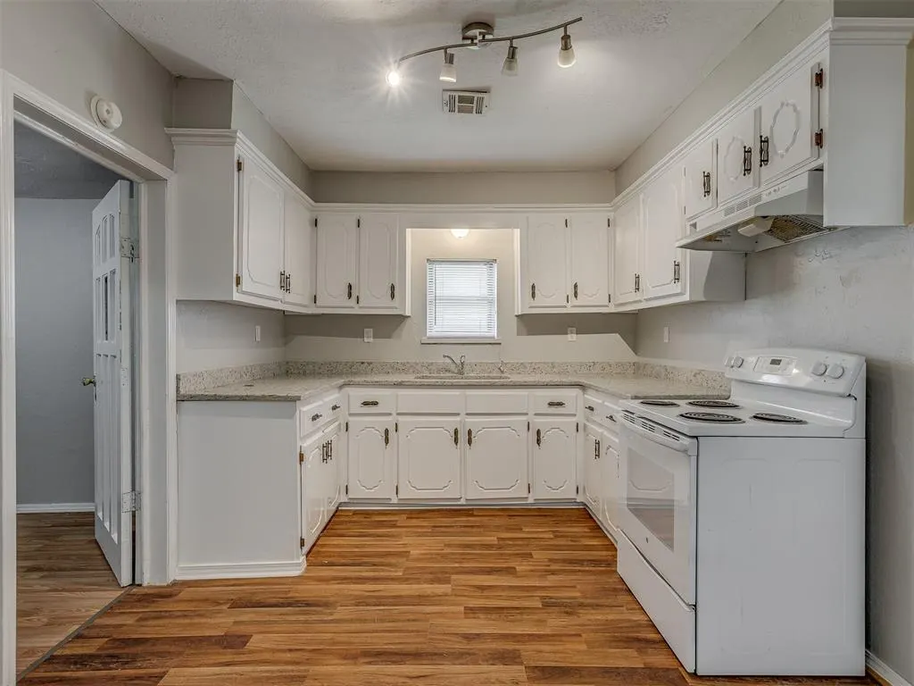 Photo 13 — 13205 Ns 3550 Road, Maud, OK 74854