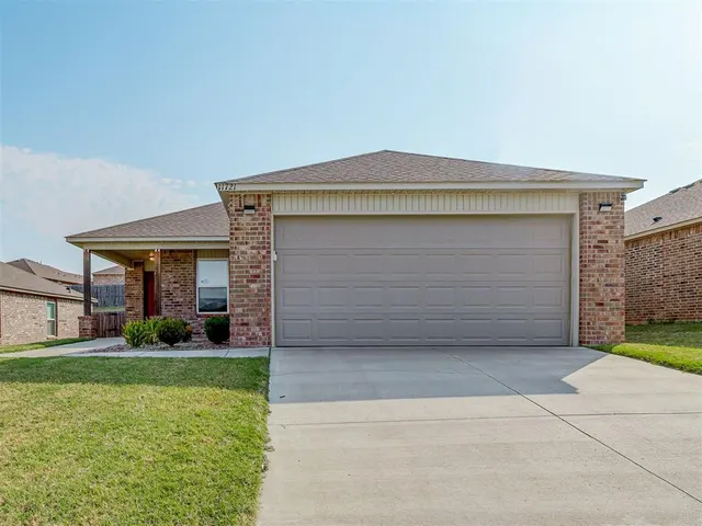 Photo 2 — 11721 NW 95th Street, Yukon, OK 73099
