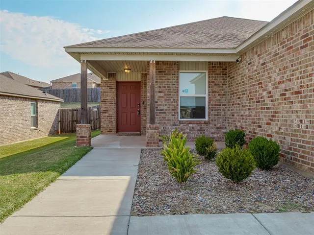 Photo 3 — 11721 NW 95th Street, Yukon, OK 73099