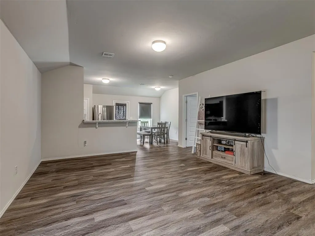Photo 6 — 11721 NW 95th Street, Yukon, OK 73099