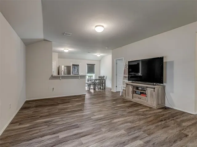 Photo 6 — 11721 NW 95th Street, Yukon, OK 73099