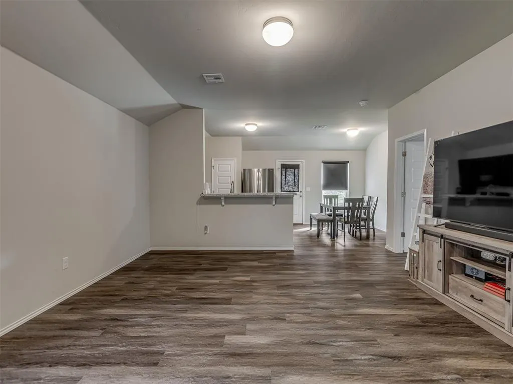 Photo 7 — 11721 NW 95th Street, Yukon, OK 73099