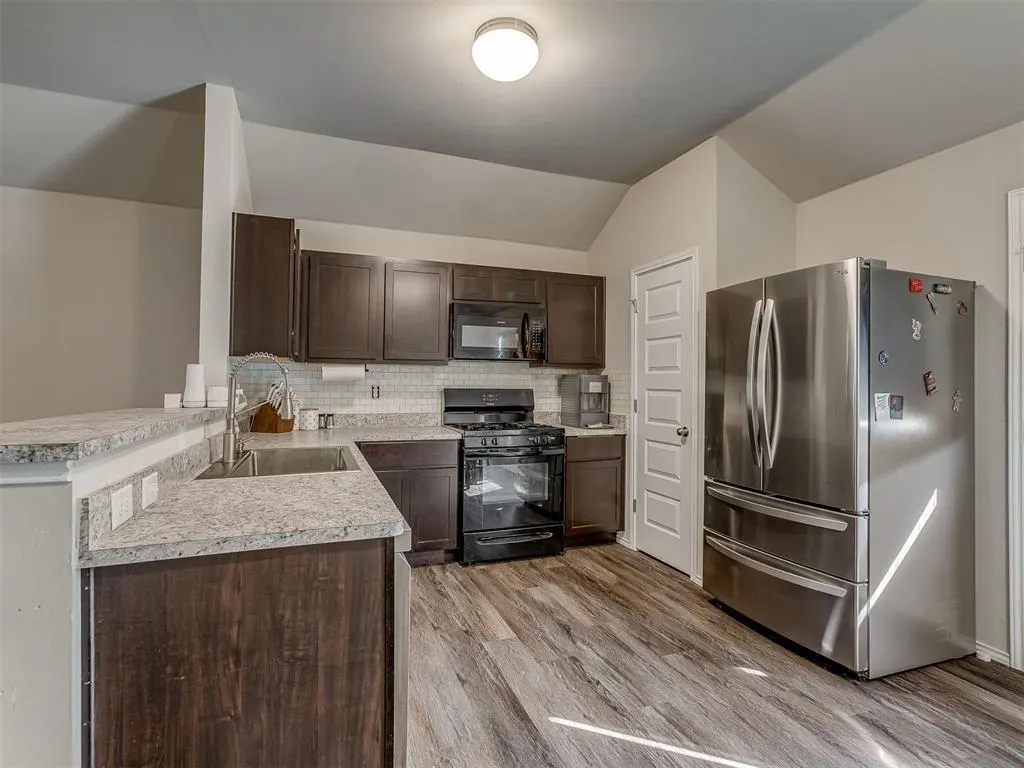 Photo 14 — 11721 NW 95th Street, Yukon, OK 73099
