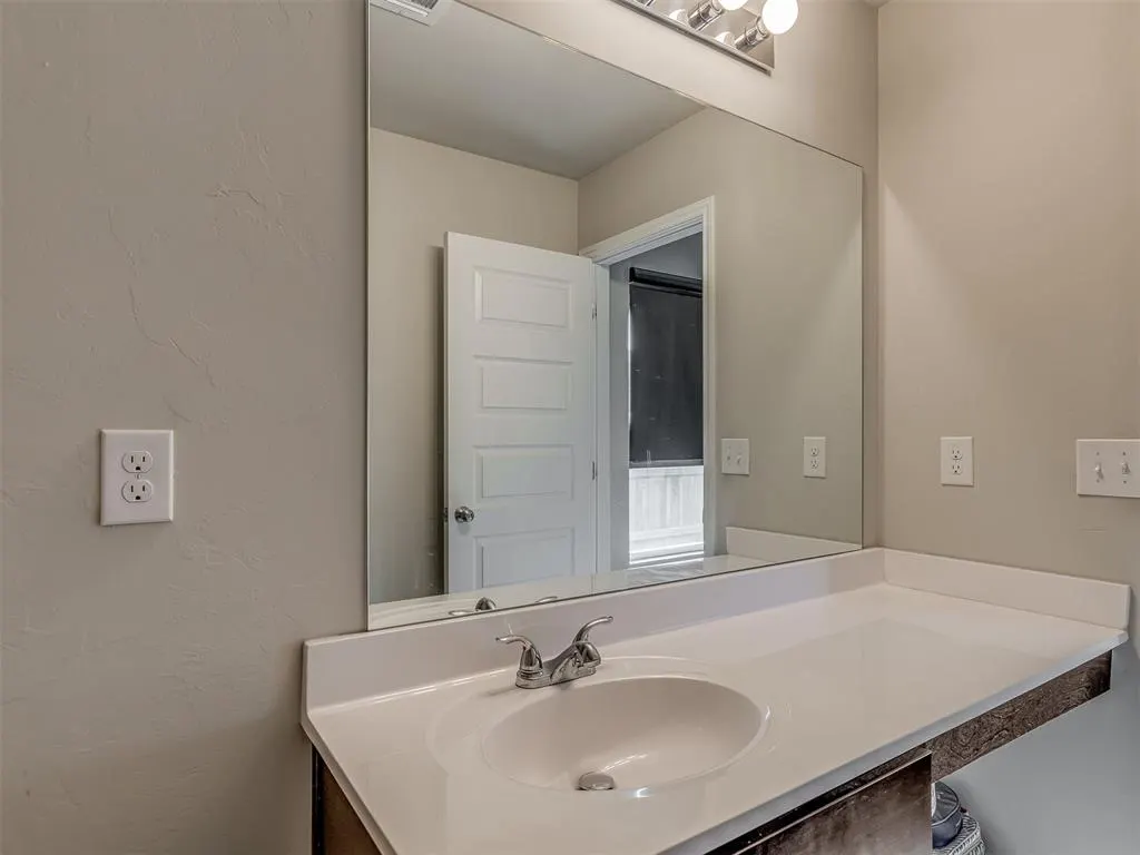 Photo 23 — 11721 NW 95th Street, Yukon, OK 73099