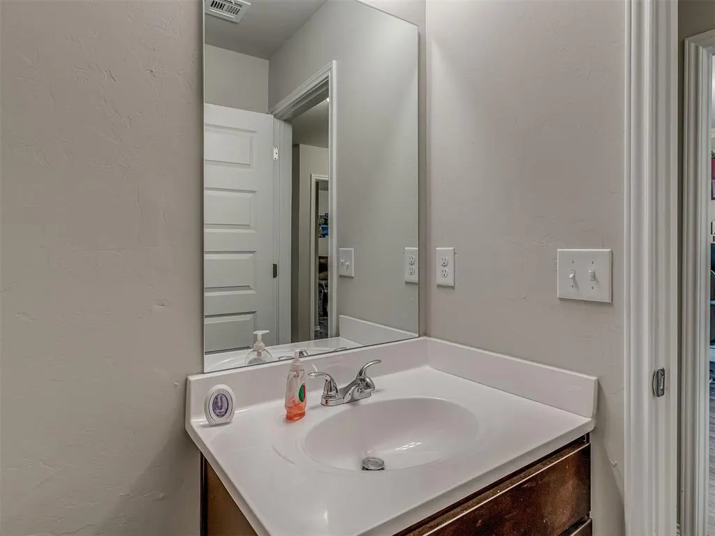Photo 29 — 11721 NW 95th Street, Yukon, OK 73099