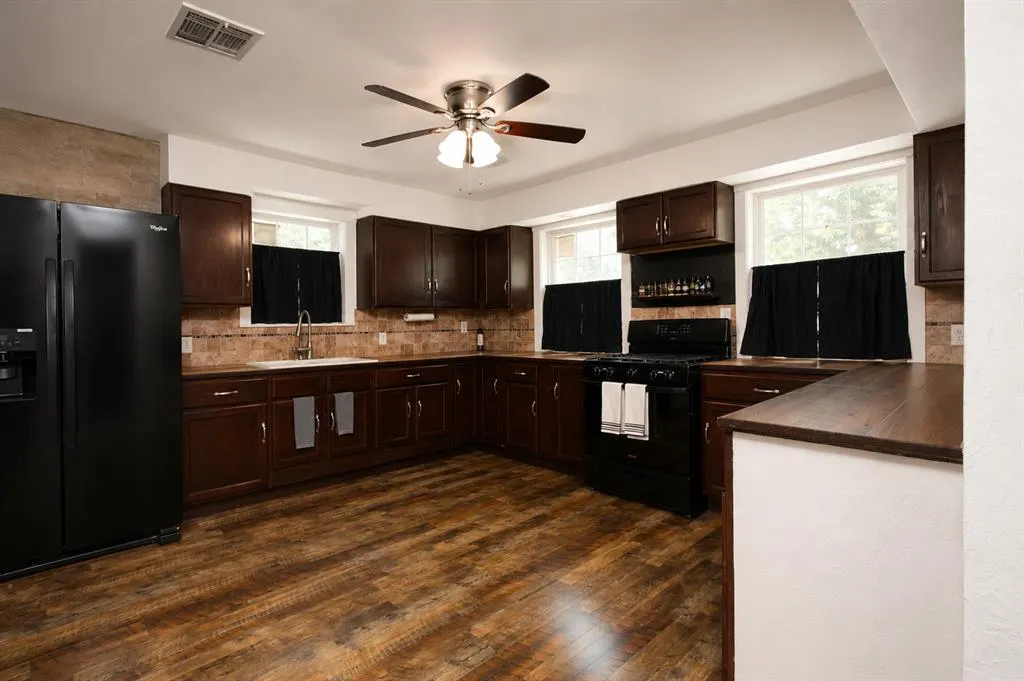 Photo 10 — 502 W Broadway Street, Altus, OK 73521