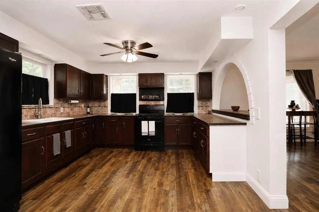 Photo 9 — 502 W Broadway Street, Altus, OK 73521
