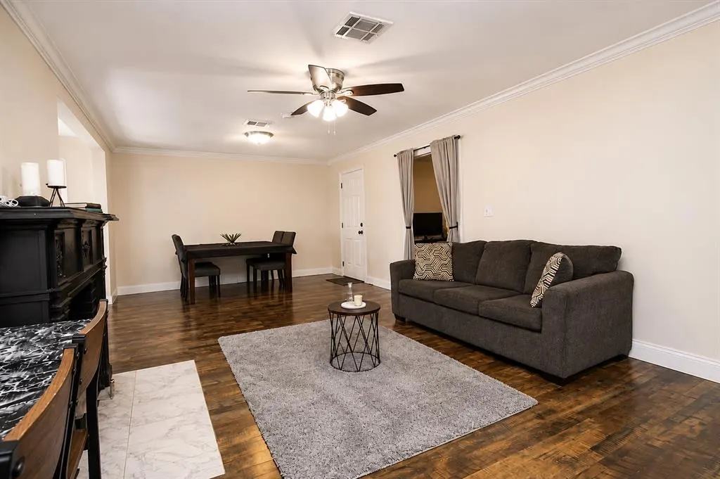 Photo 4 — 502 W Broadway Street, Altus, OK 73521