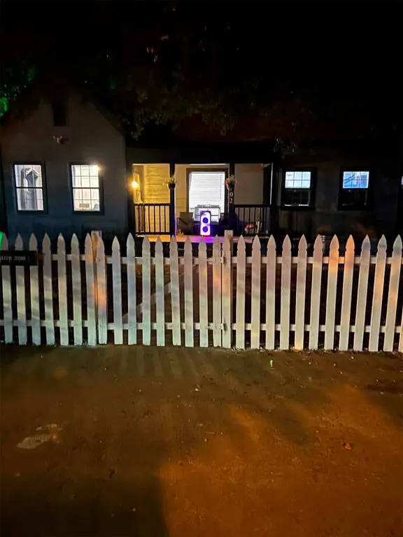 Photo 2 — 502 W Broadway Street, Altus, OK 73521