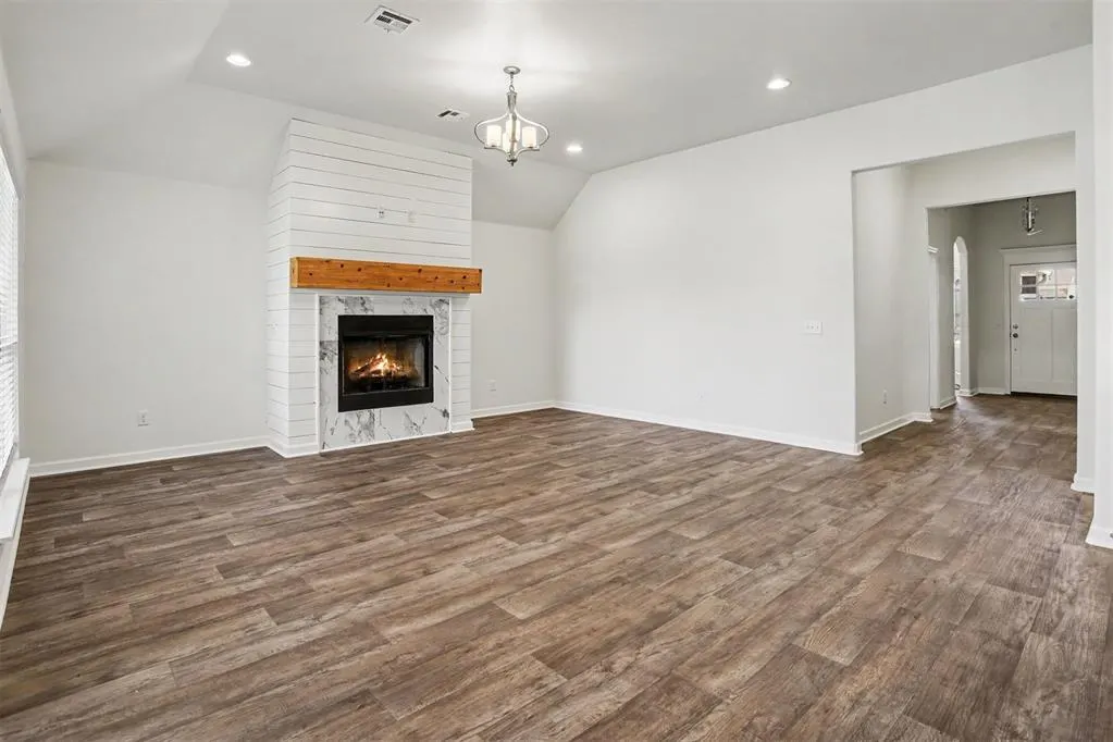 Photo 2 — 11104 SW 32nd Street, Yukon, OK 73099