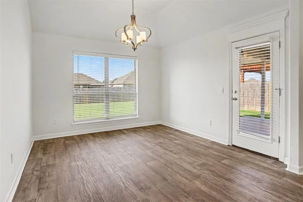 Photo 4 — 11104 SW 32nd Street, Yukon, OK 73099