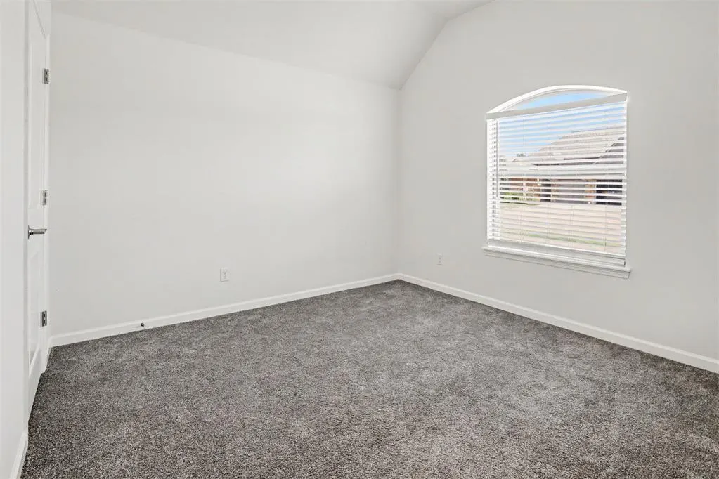 Photo 9 — 11104 SW 32nd Street, Yukon, OK 73099