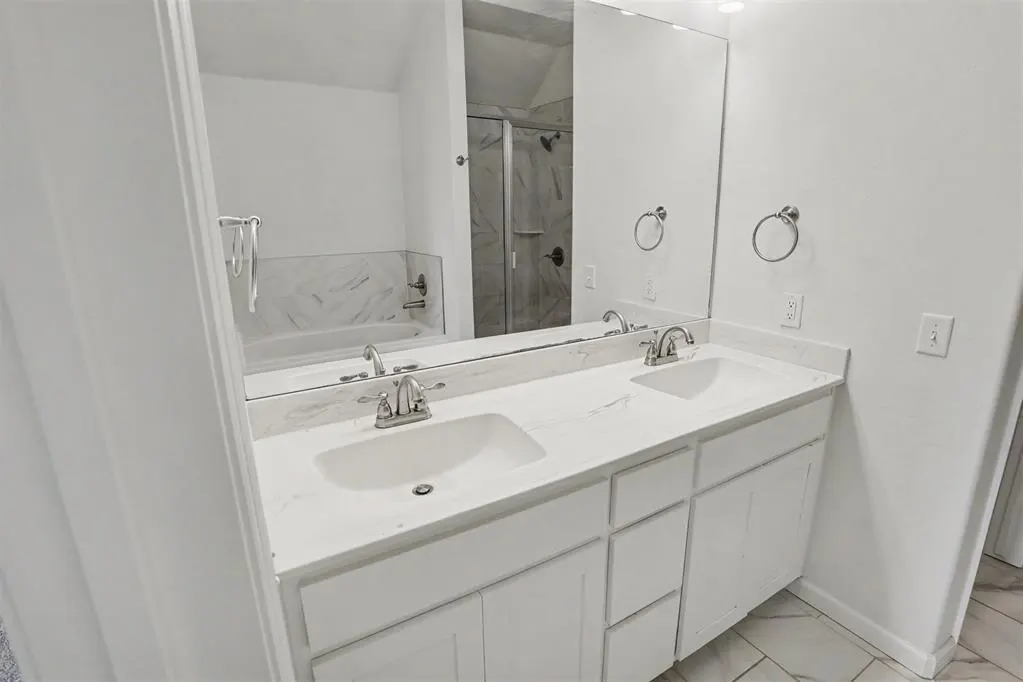 Photo 12 — 11104 SW 32nd Street, Yukon, OK 73099