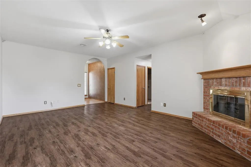Photo 5 — 10116 Glascow Drive, Yukon, OK 73099