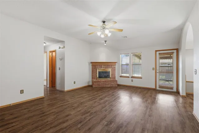 Photo 6 — 10116 Glascow Drive, Yukon, OK 73099