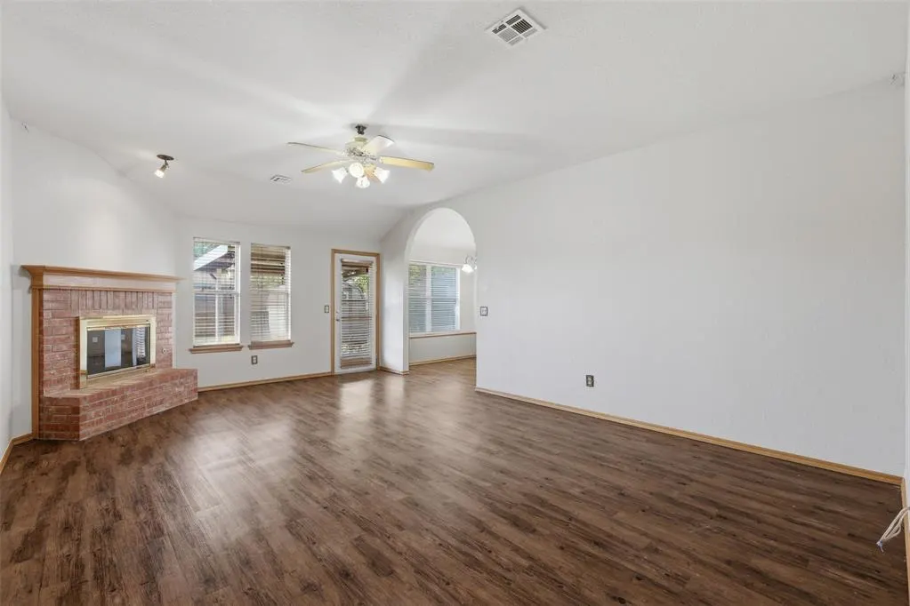 Photo 7 — 10116 Glascow Drive, Yukon, OK 73099