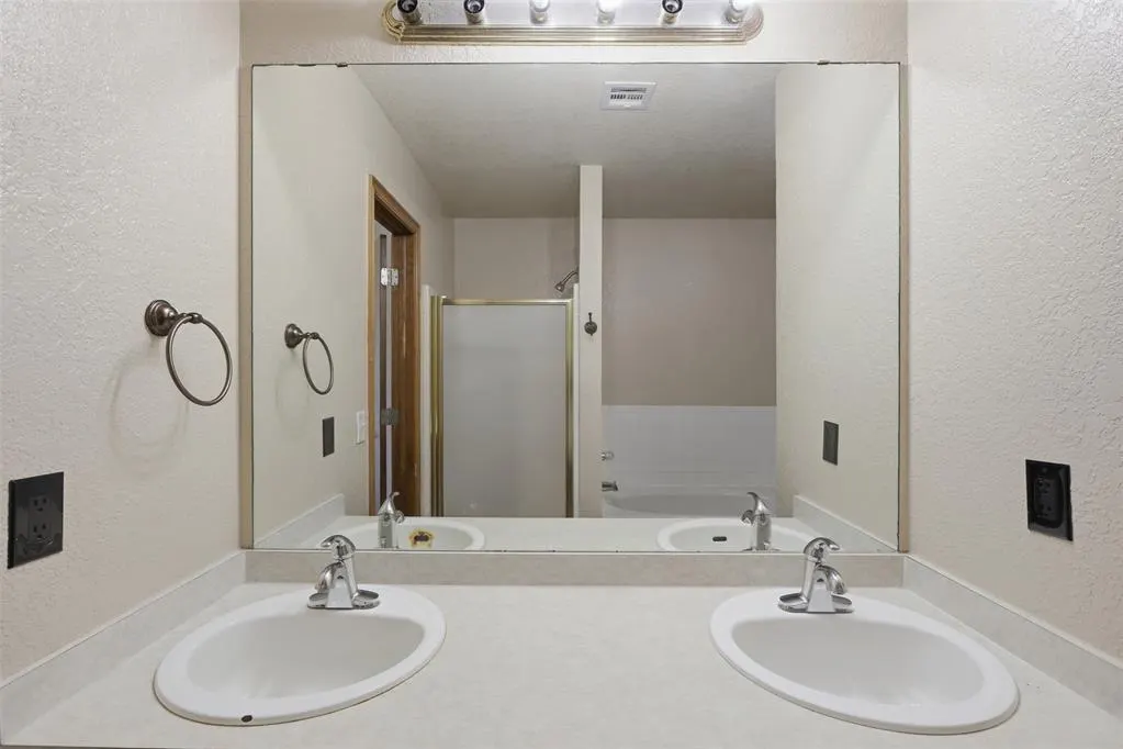 Photo 19 — 10116 Glascow Drive, Yukon, OK 73099