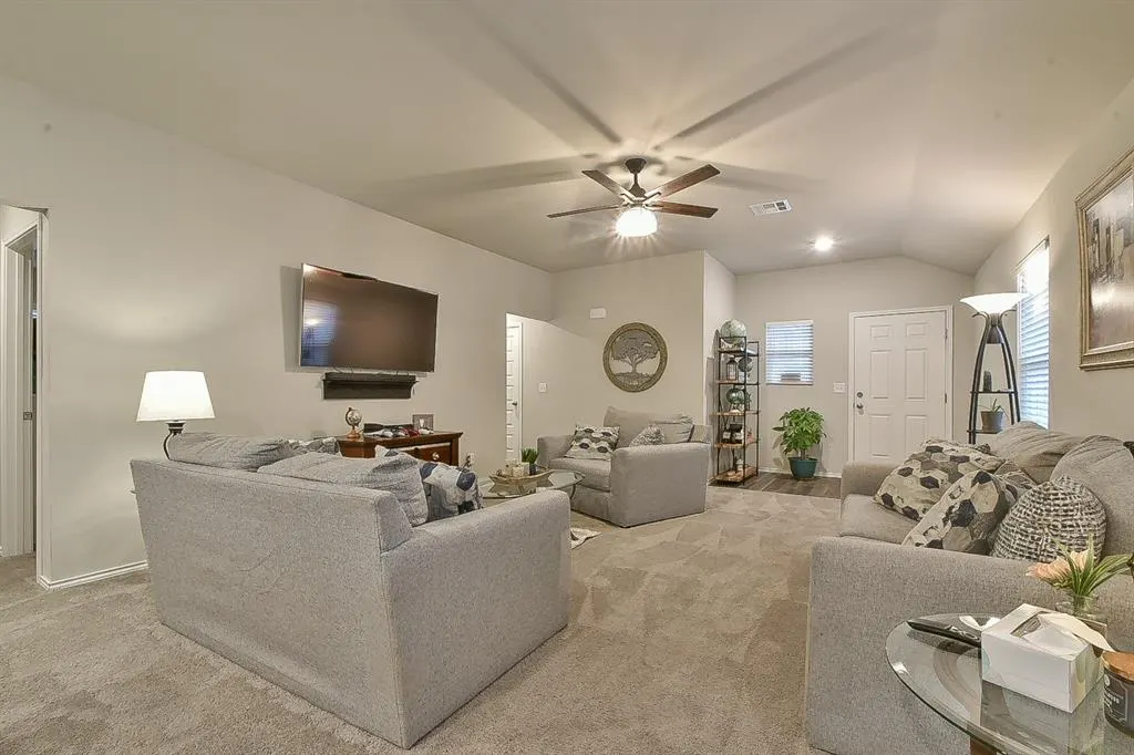 Photo 9 — 9504 NW 118th Street, Yukon, OK 73099